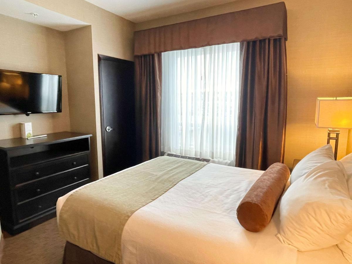 Best Western Plus Okotoks Inn & Suites Zewnętrze zdjęcie
