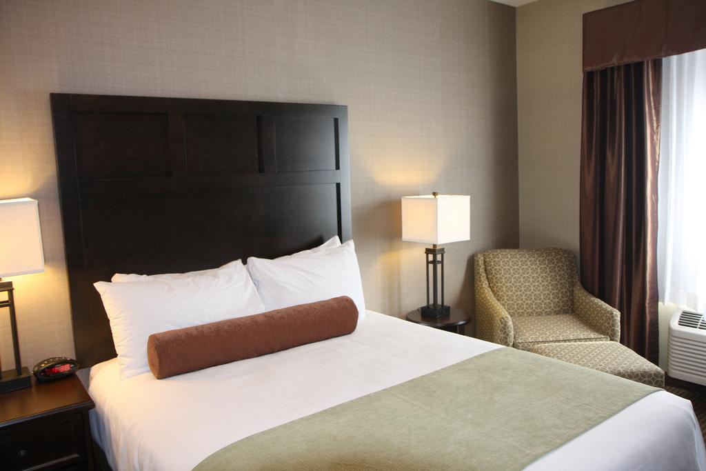 Best Western Plus Okotoks Inn & Suites Pokój zdjęcie