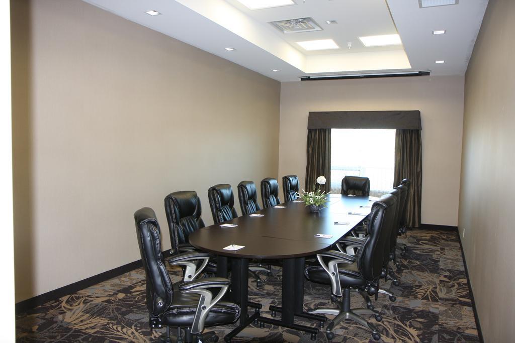 Best Western Plus Okotoks Inn & Suites Zewnętrze zdjęcie