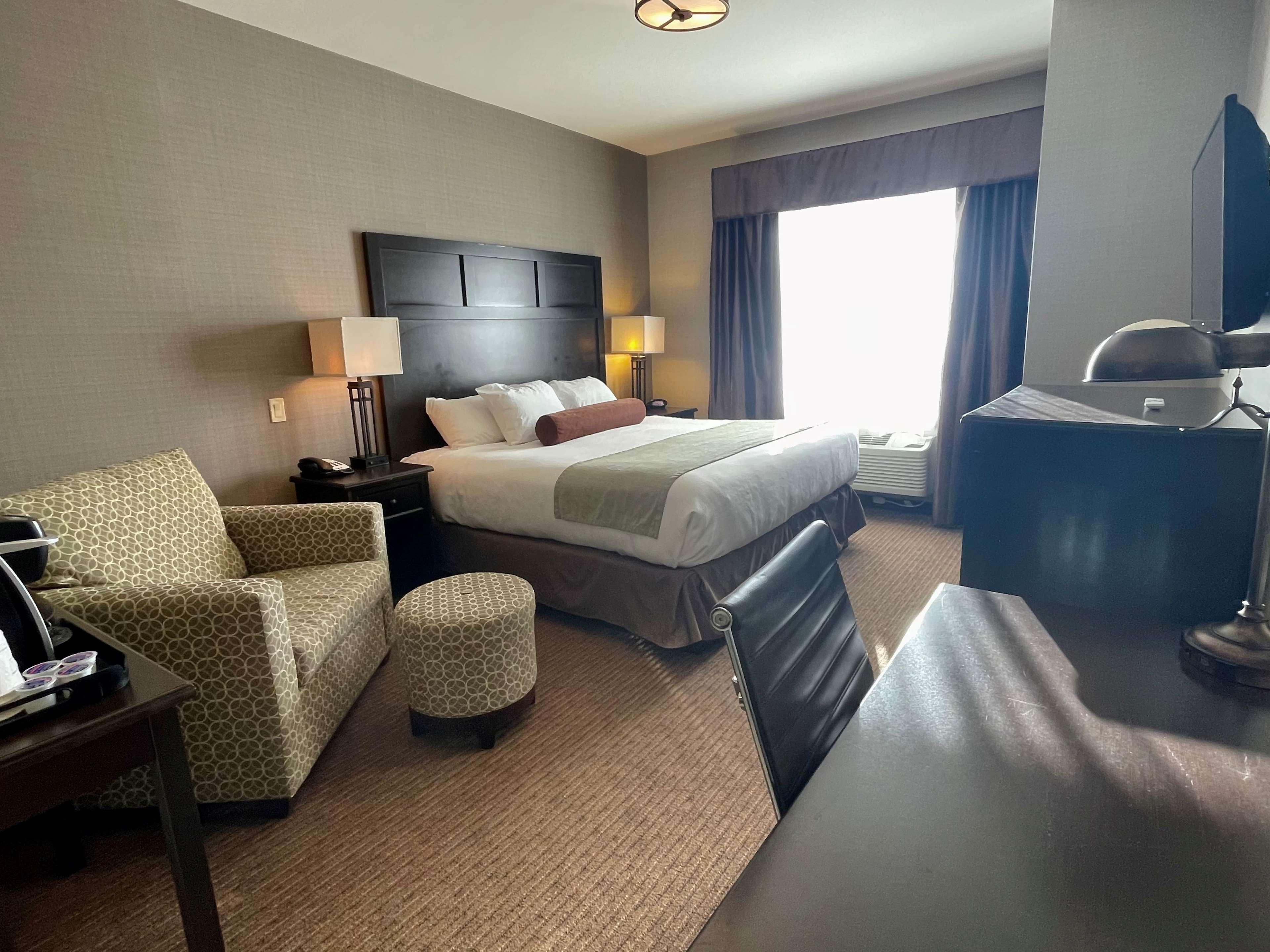 Best Western Plus Okotoks Inn & Suites Zewnętrze zdjęcie