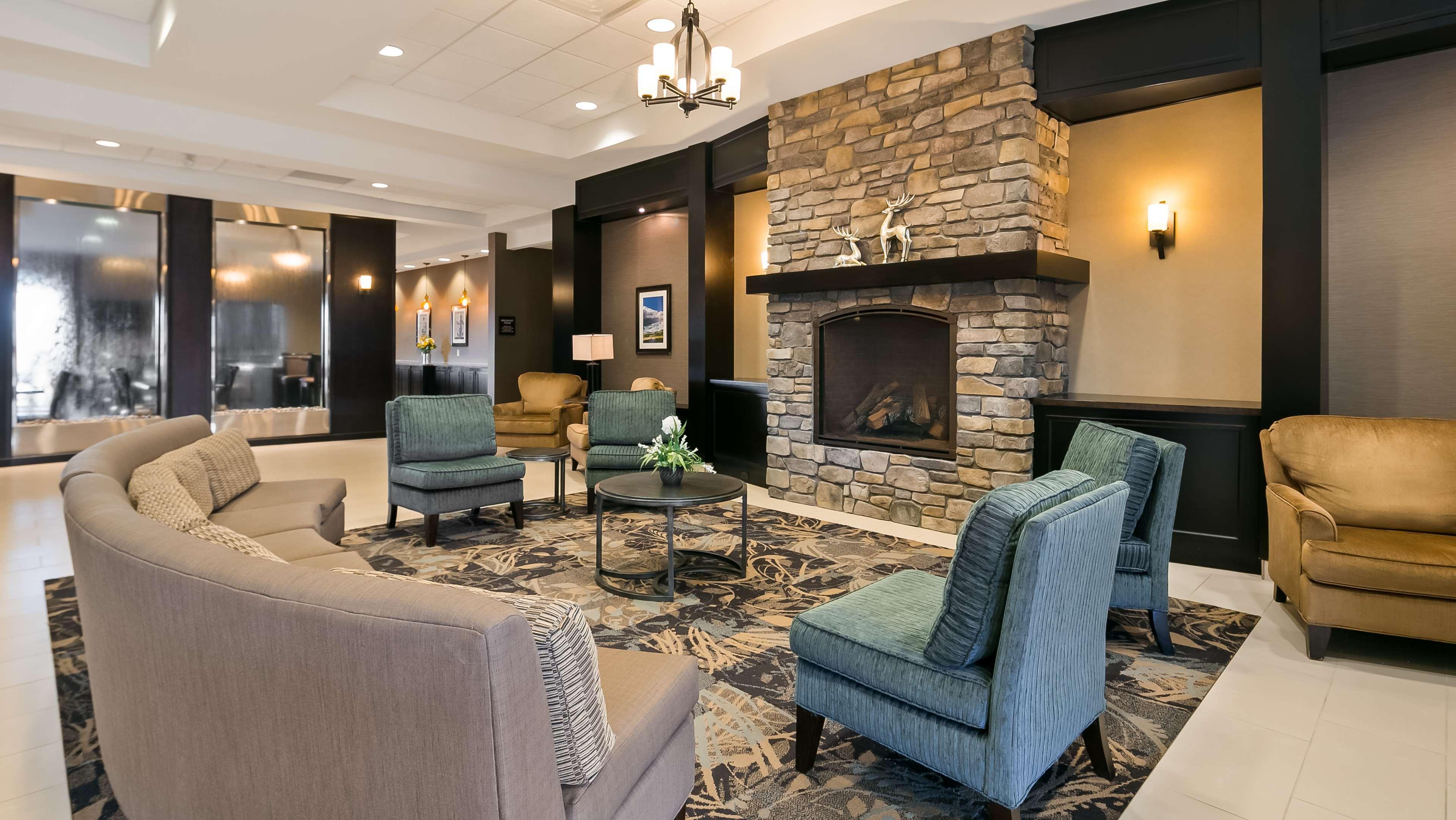 Best Western Plus Okotoks Inn & Suites Zewnętrze zdjęcie