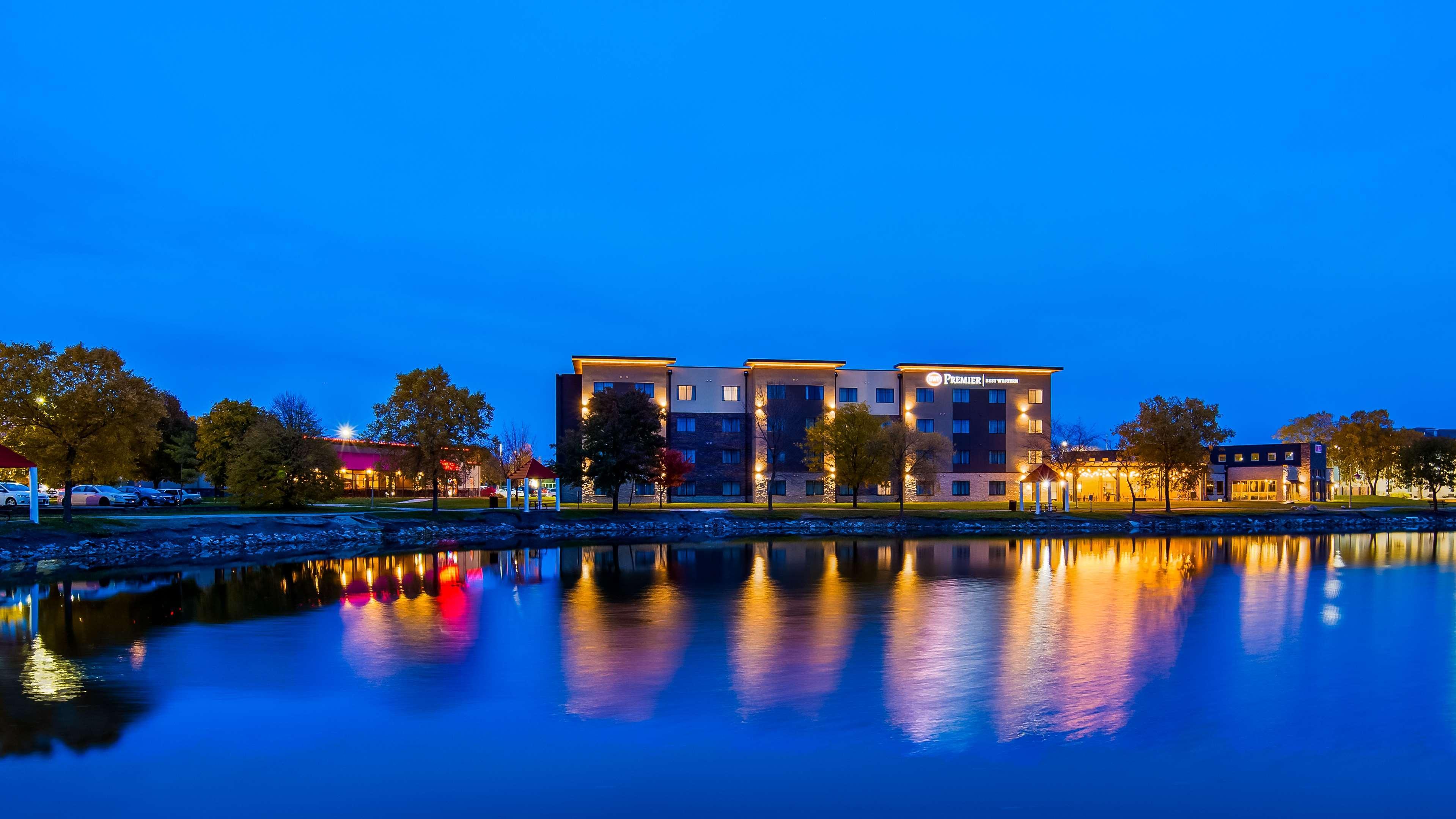 Best Western Plus Okotoks Inn & Suites Zewnętrze zdjęcie