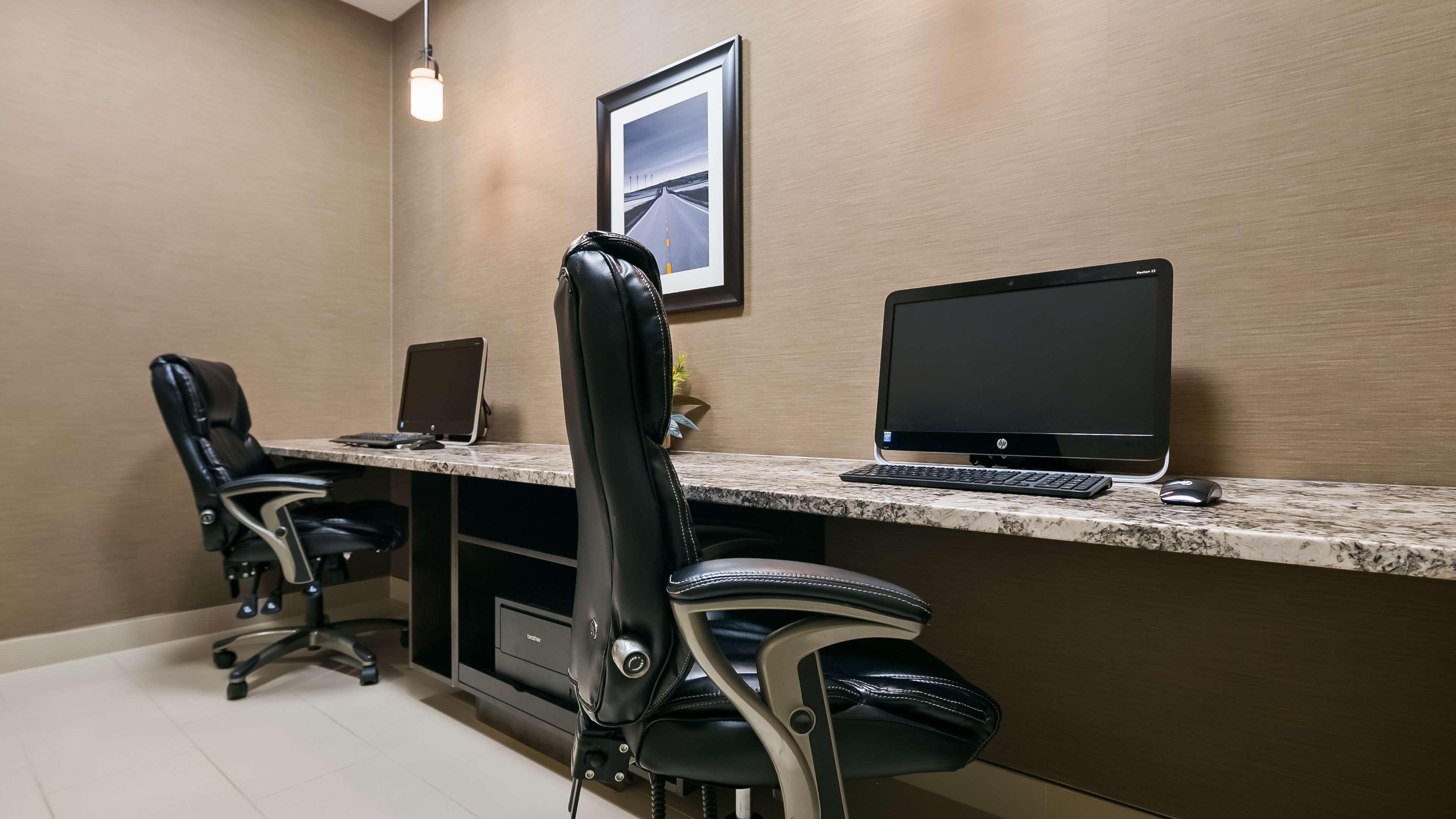 Best Western Plus Okotoks Inn & Suites Zewnętrze zdjęcie