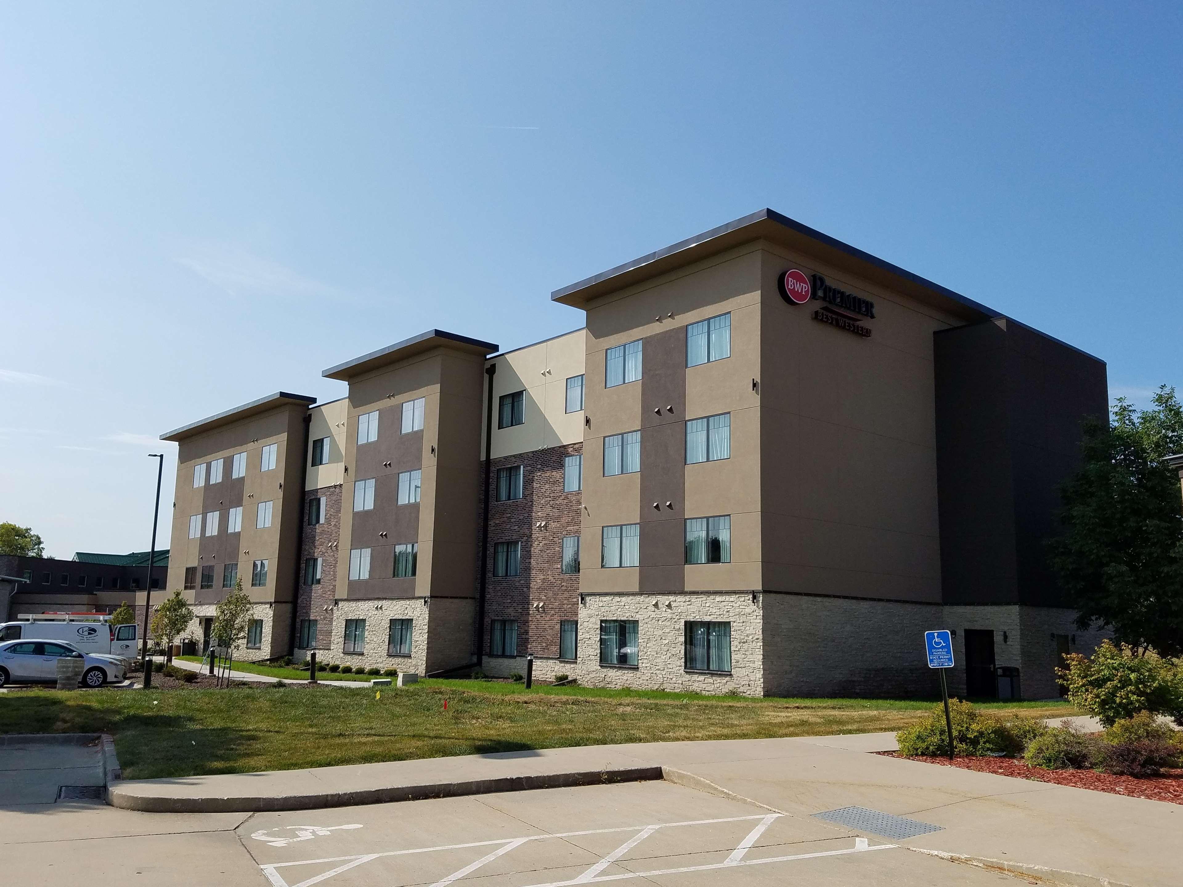 Best Western Plus Okotoks Inn & Suites Zewnętrze zdjęcie
