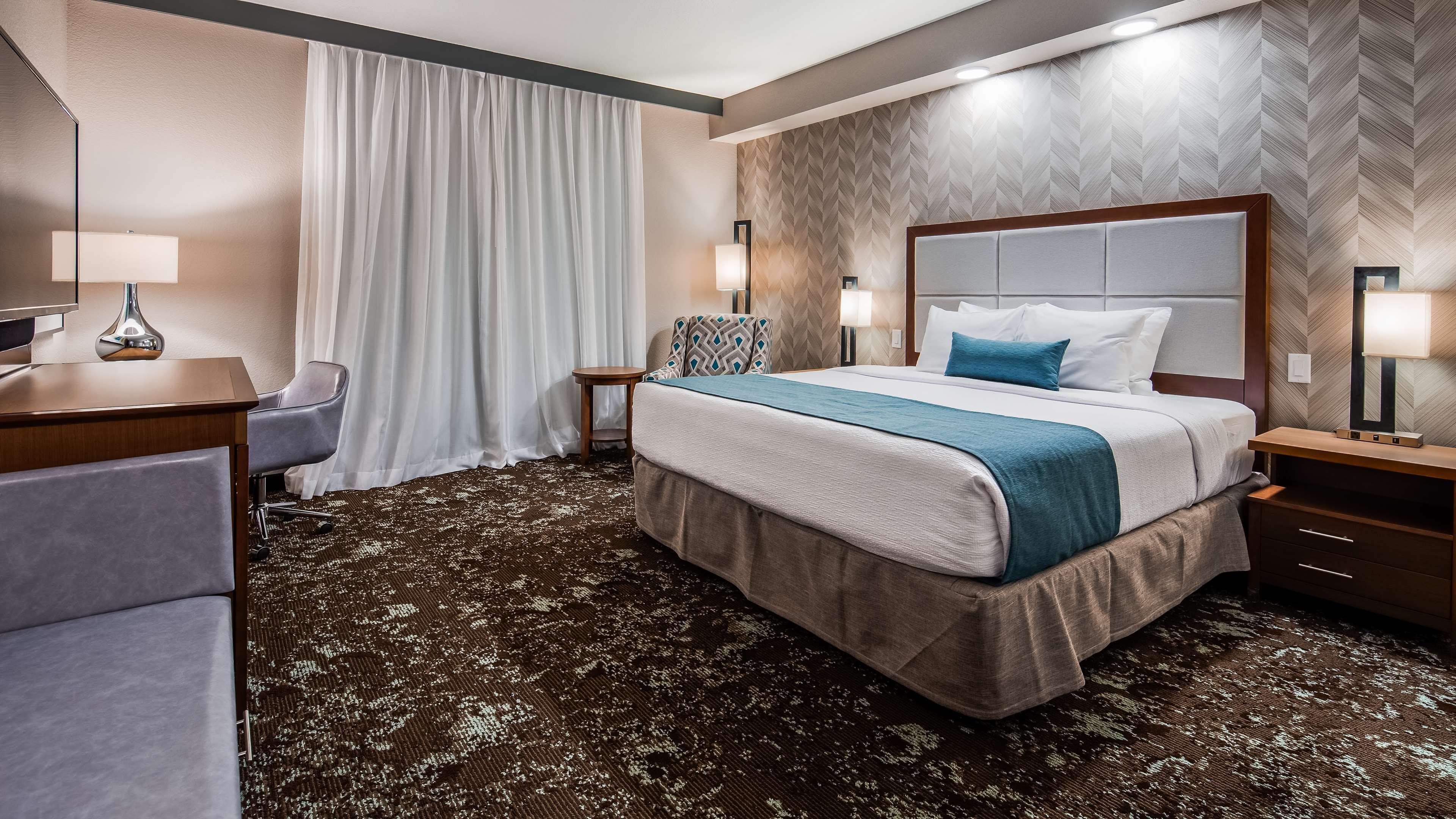 Best Western Plus Okotoks Inn & Suites Zewnętrze zdjęcie