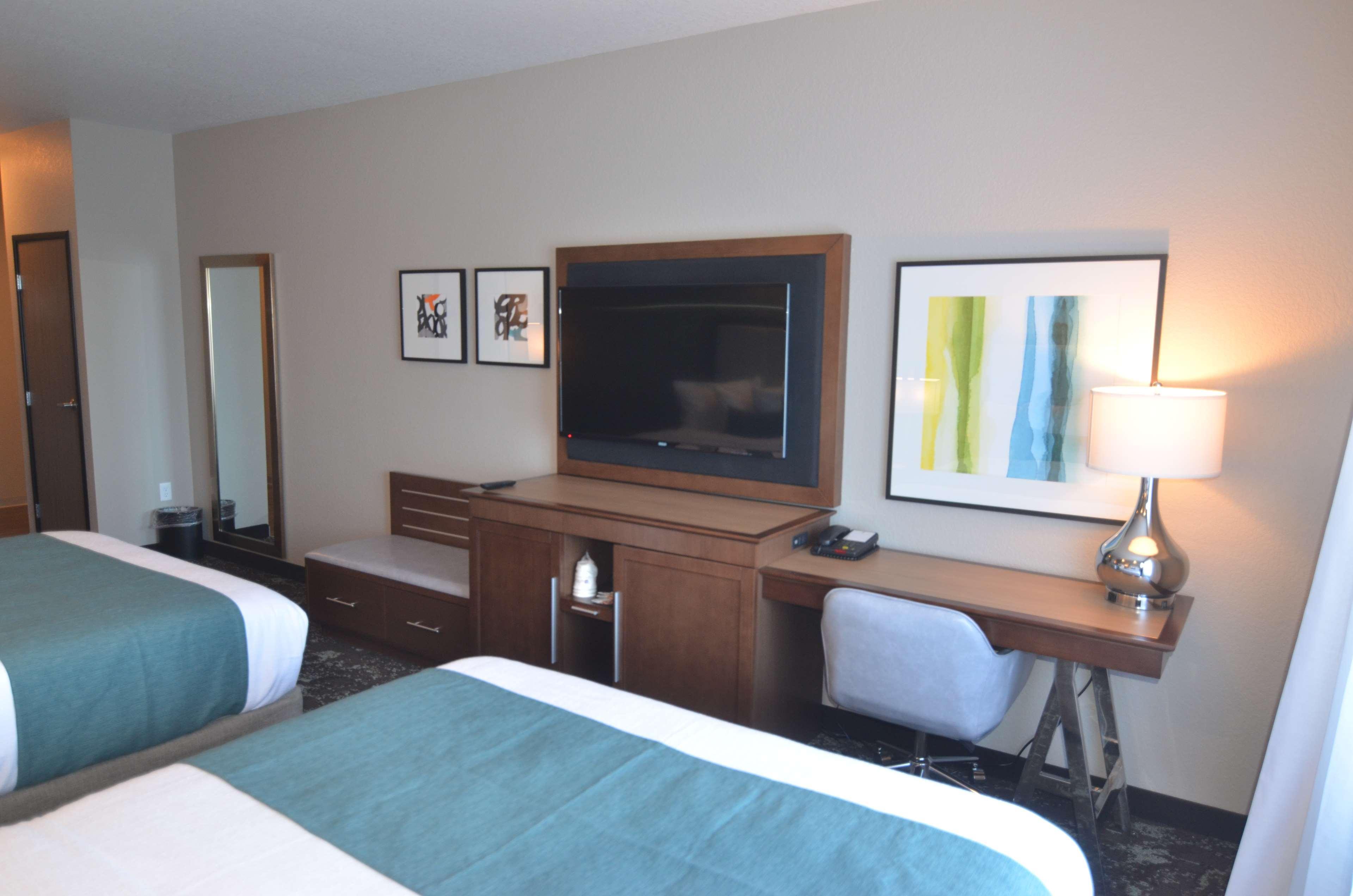 Best Western Plus Okotoks Inn & Suites Zewnętrze zdjęcie